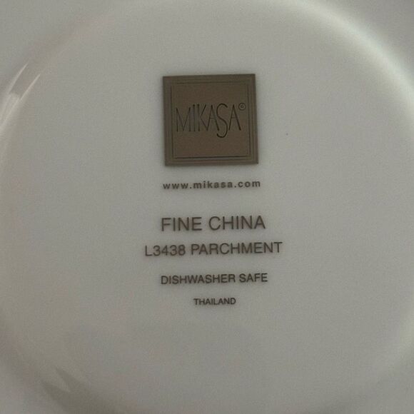Mikasa Parchment Saucer Plate Set of 4 Fine China Serving Dining - Picture 5 of 5